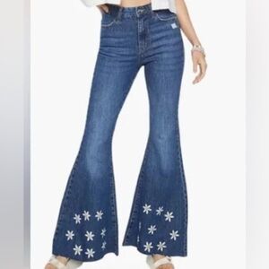 Forever 21 Embroidered Daisy Flower Flare Denim Jeans Raw Hem Sz 28 NWT